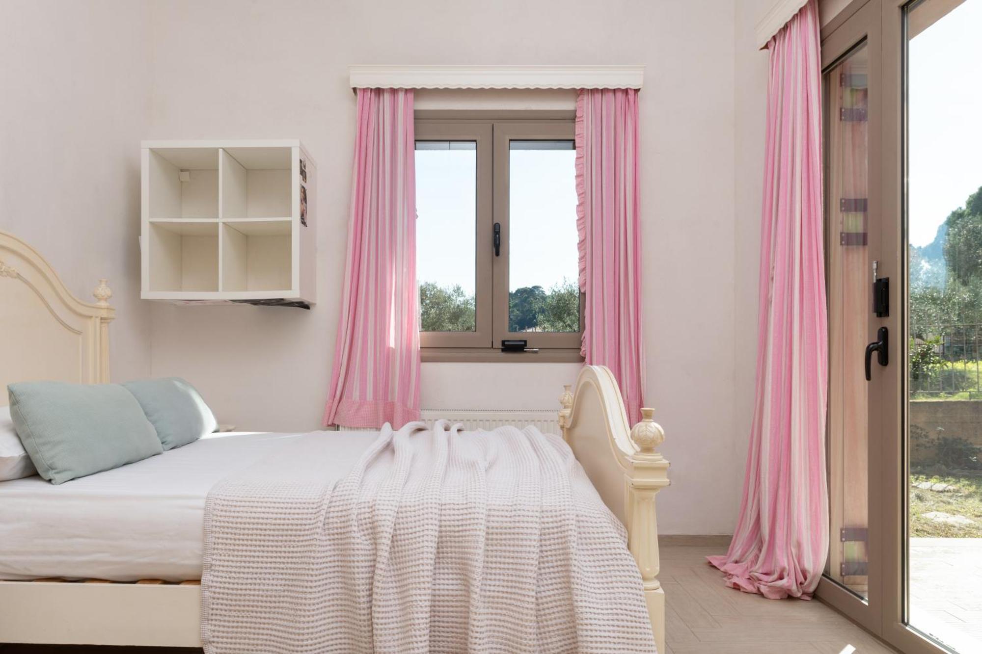 Astarte - Stilvi 4 Bedroom Private With Pool Vila *